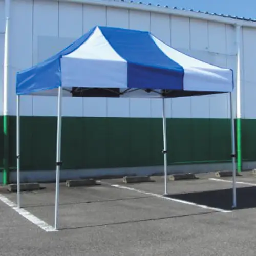 透明テント。防水仕様で屋外イベントや展示会に最適。視認性が高く、販売促進や店舗演出に効果的